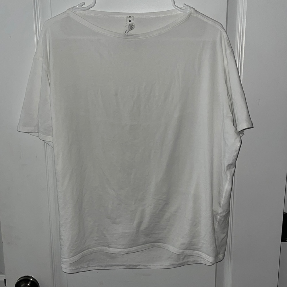 Lululemon Back in action top